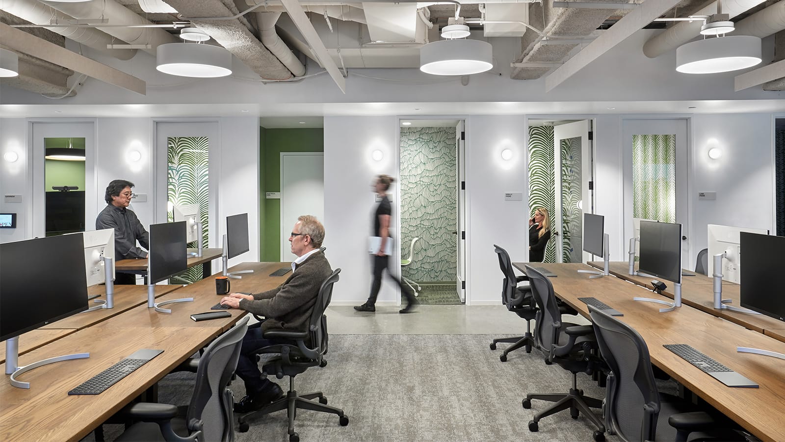 Office and meeting room for hybrid workforce
