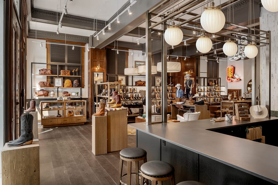 Tecovas Franklin store — bar and seating area
