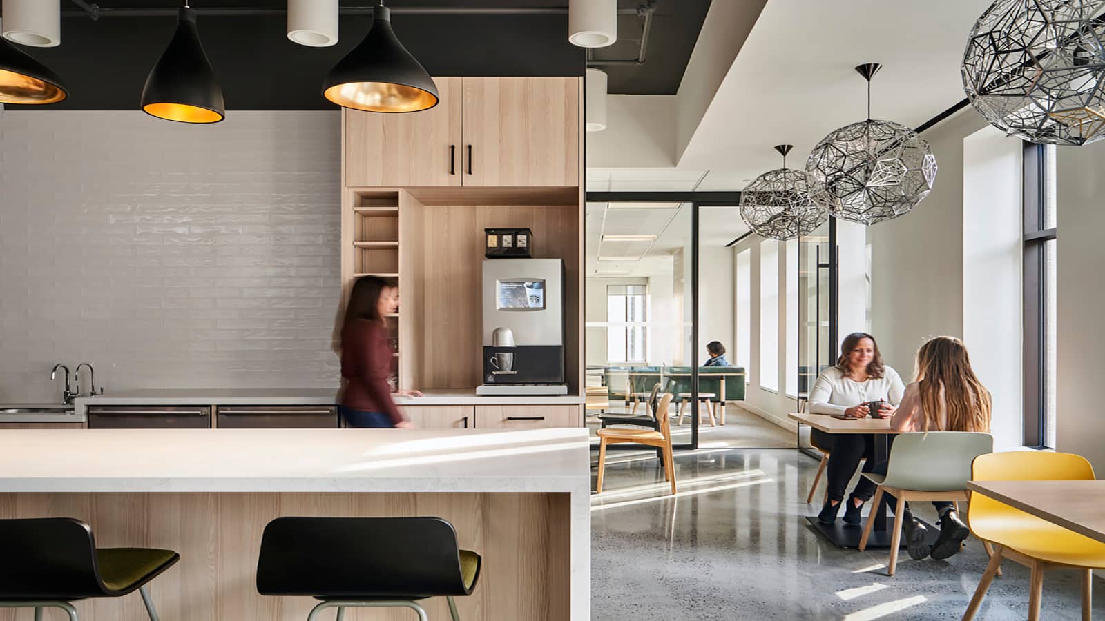 A break and cafe area at OMERS' Toronto location.