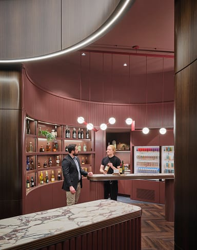 38CCPX_0002_000_110_N_Wacker_Bodega_Chicago_N17_medium